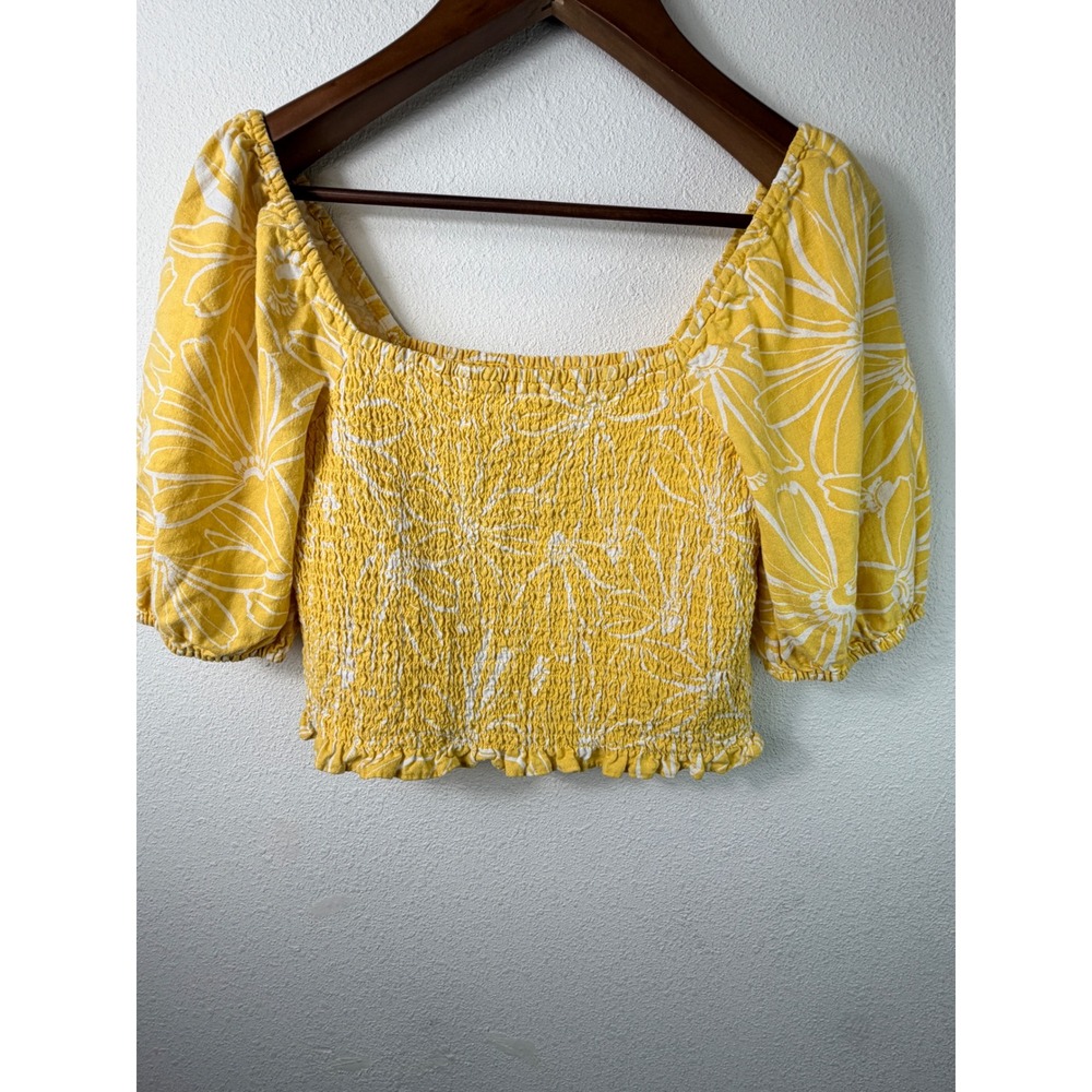 Universal Thread Women Top Yellow M Smocked Floral Puff Sleeve Linen Blend